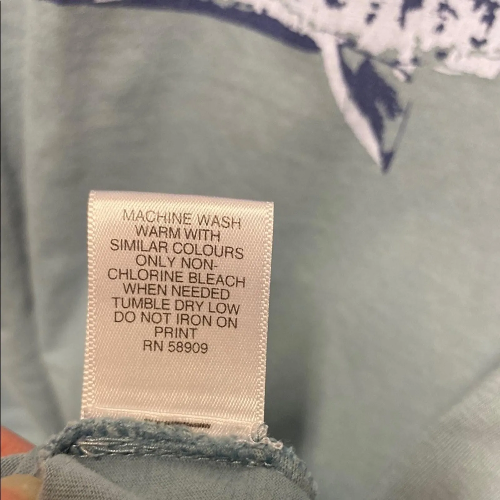Listing Image Blurred Background