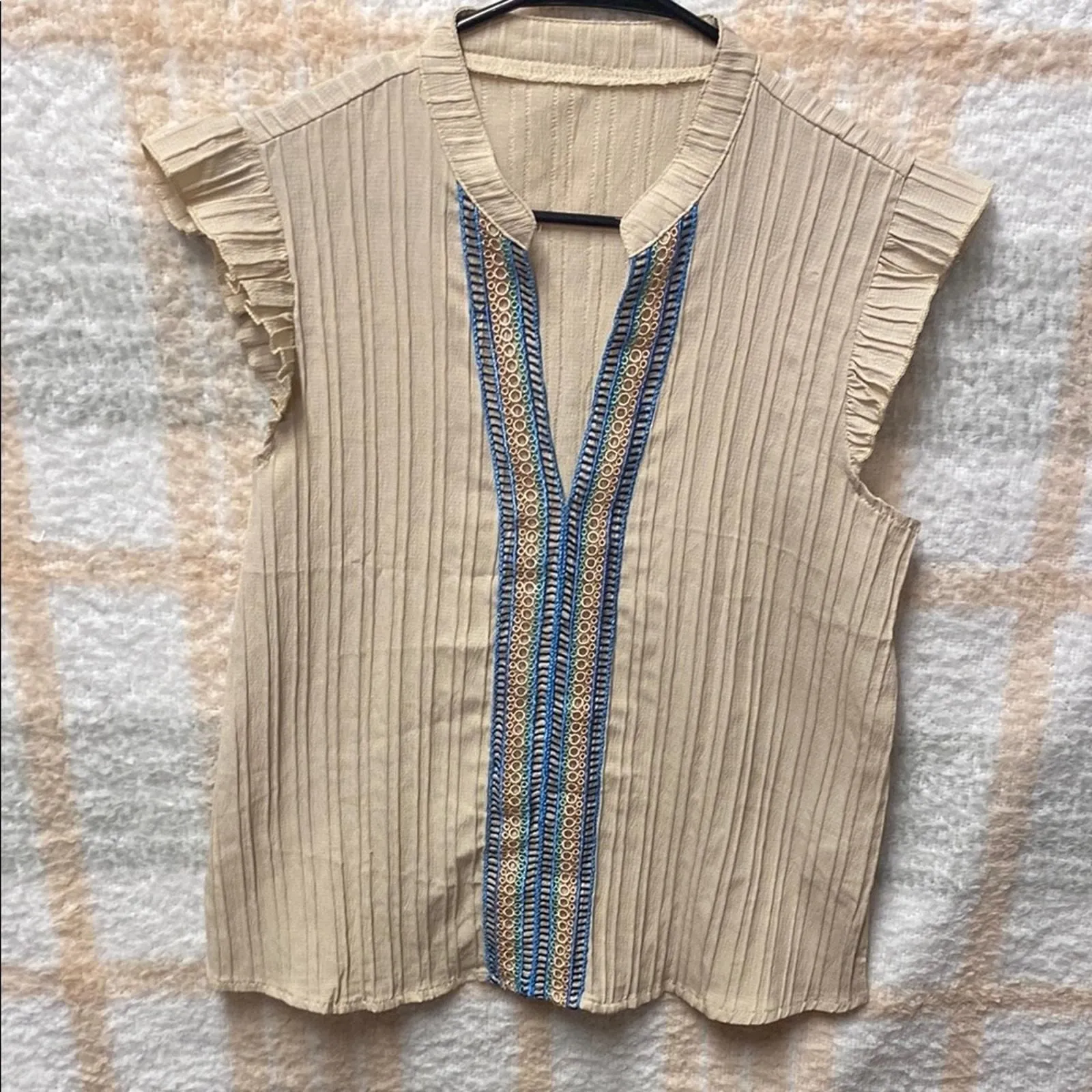 Product image for Women’s M Lishy Beige Sleeveless Top with Blue Accents