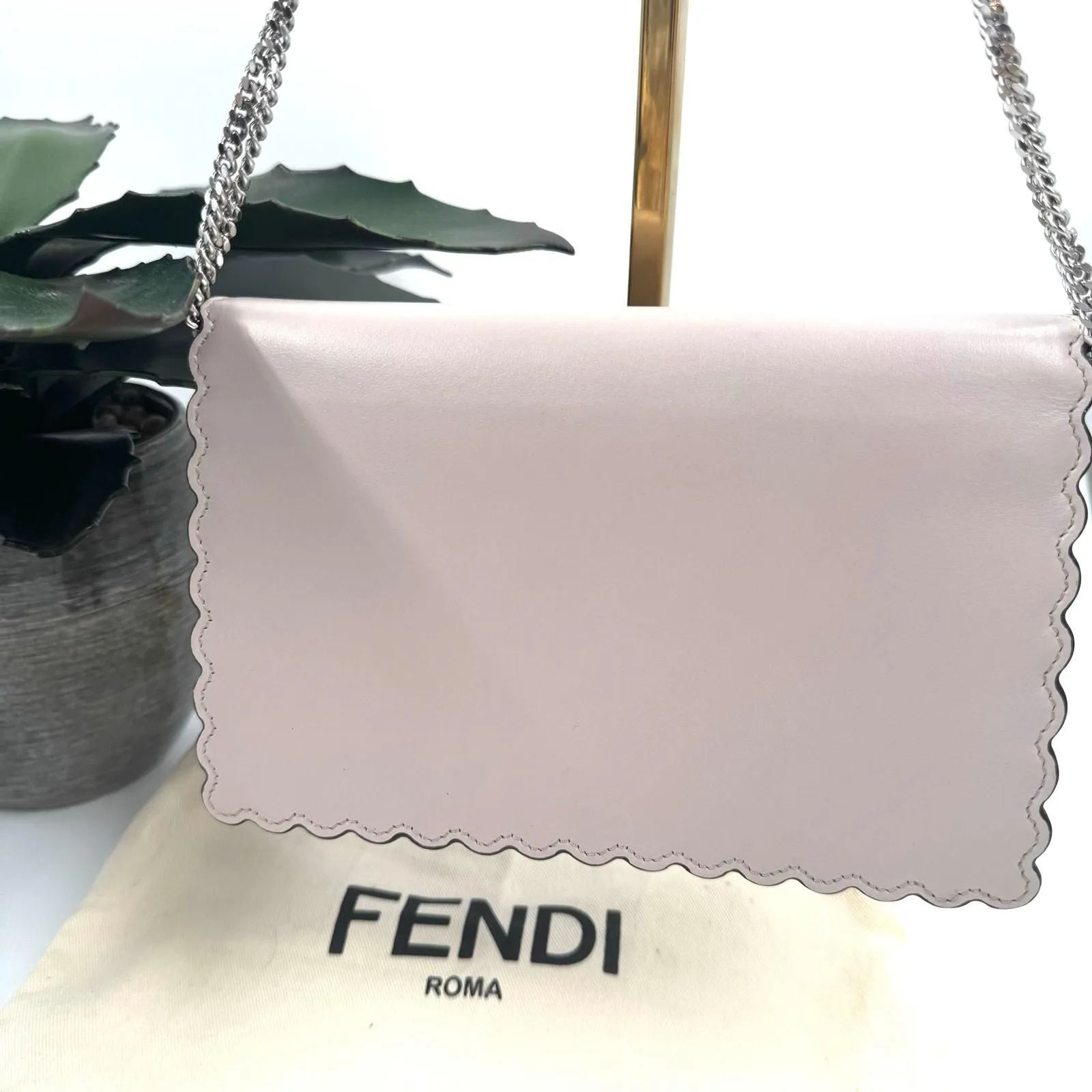 Listing Image Blurred Background