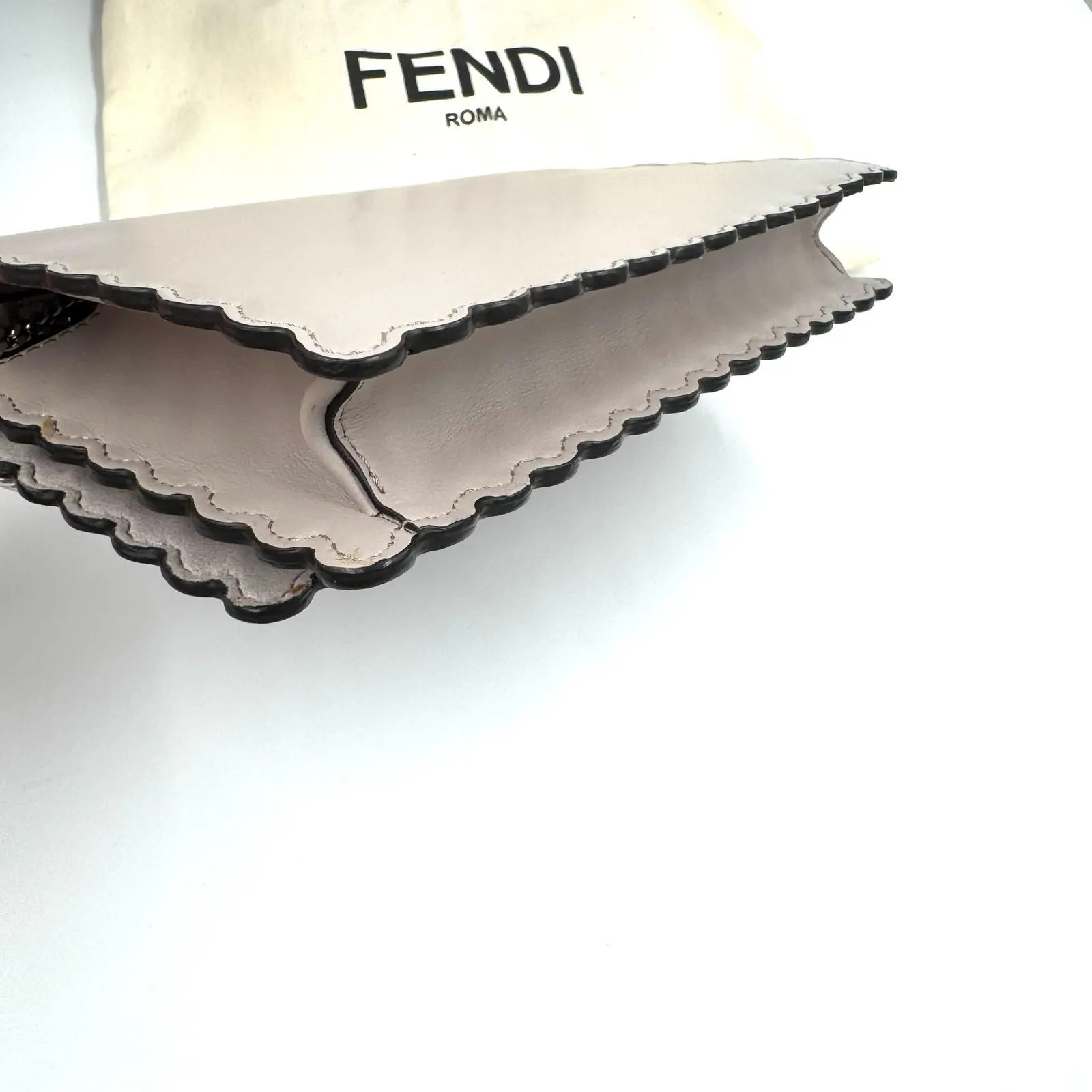 Listing Image Blurred Background