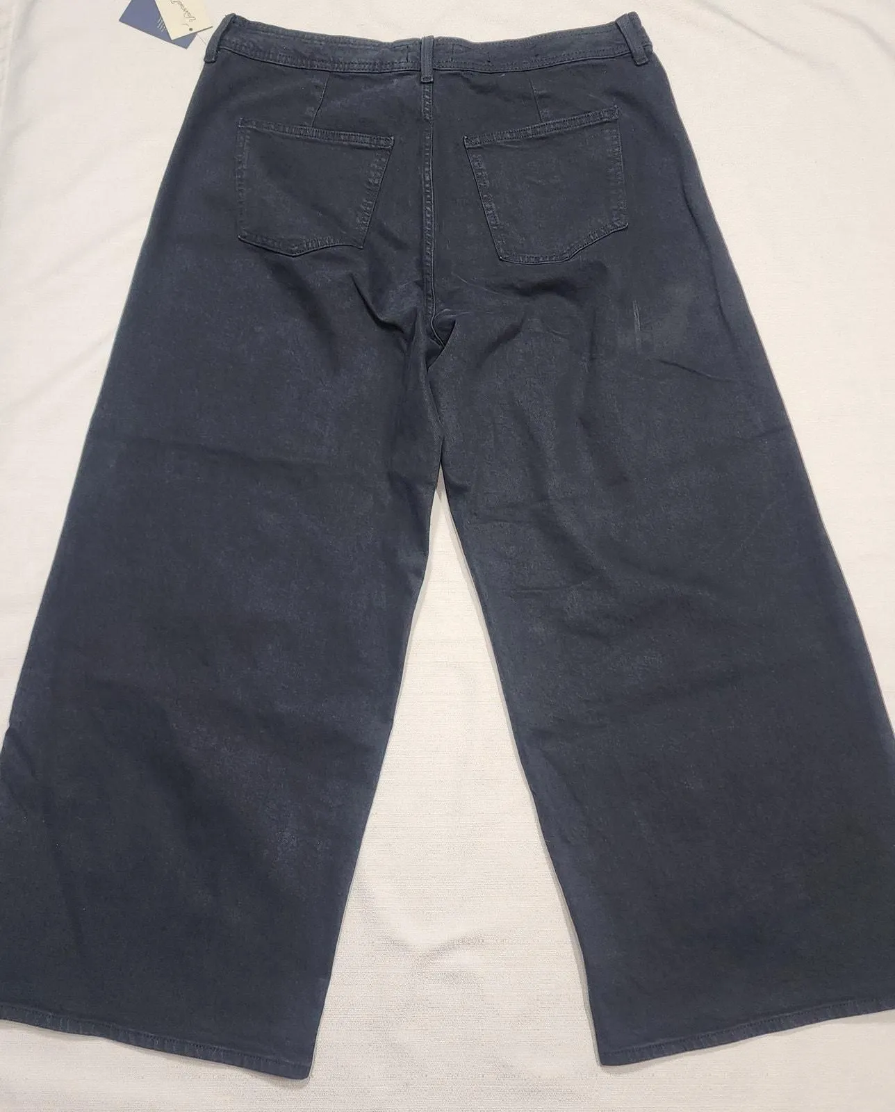 Listing Image Blurred Background