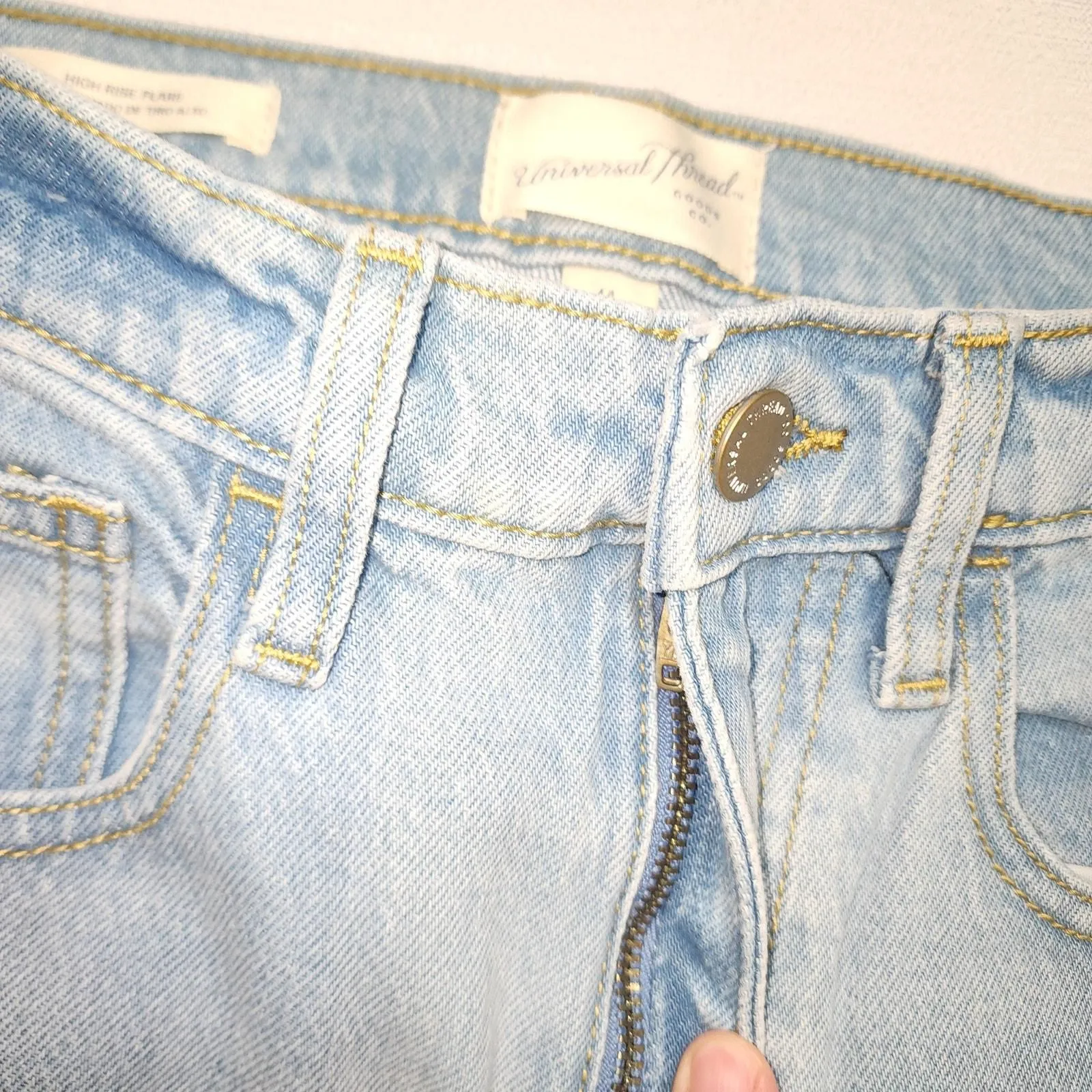 Listing Image Blurred Background