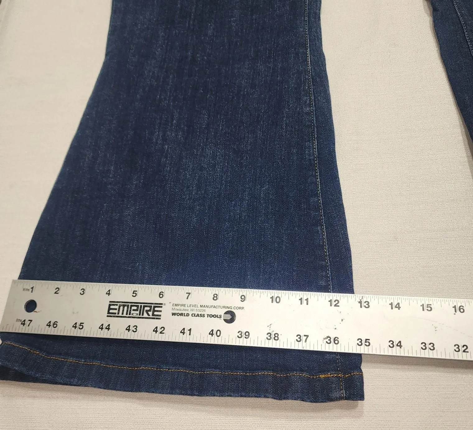 Listing Image Blurred Background