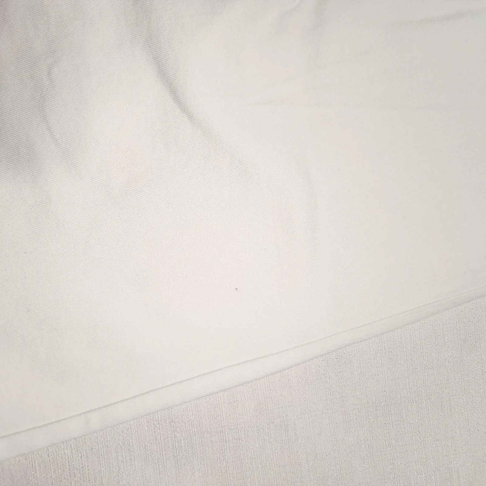 Listing Image Blurred Background