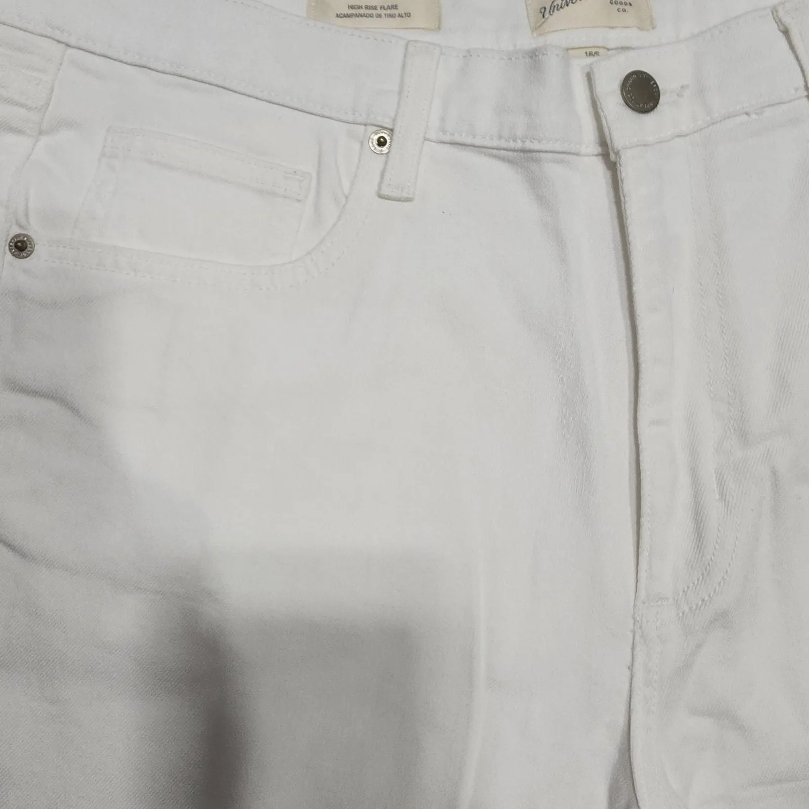 Listing Image Blurred Background
