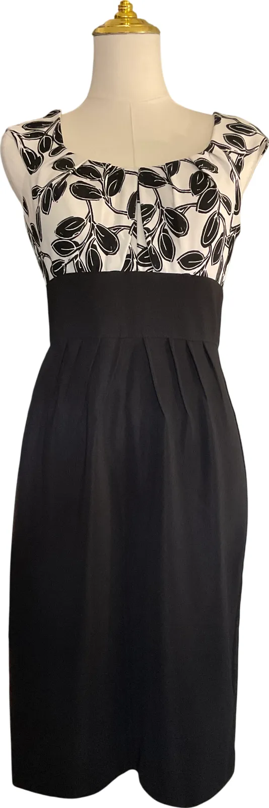 Product image for London Times Women's Dress Size 4 Floral Print Black White Pleated Fit and Flare - 4 - Dresses - pre-owned---excellent - London Times