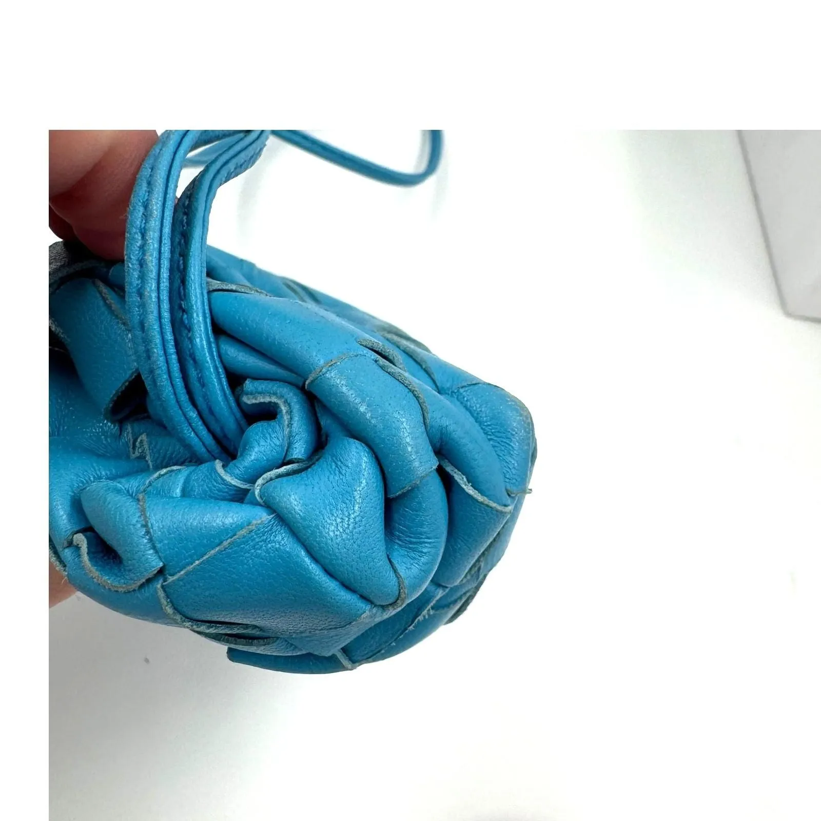 Listing Image Blurred Background