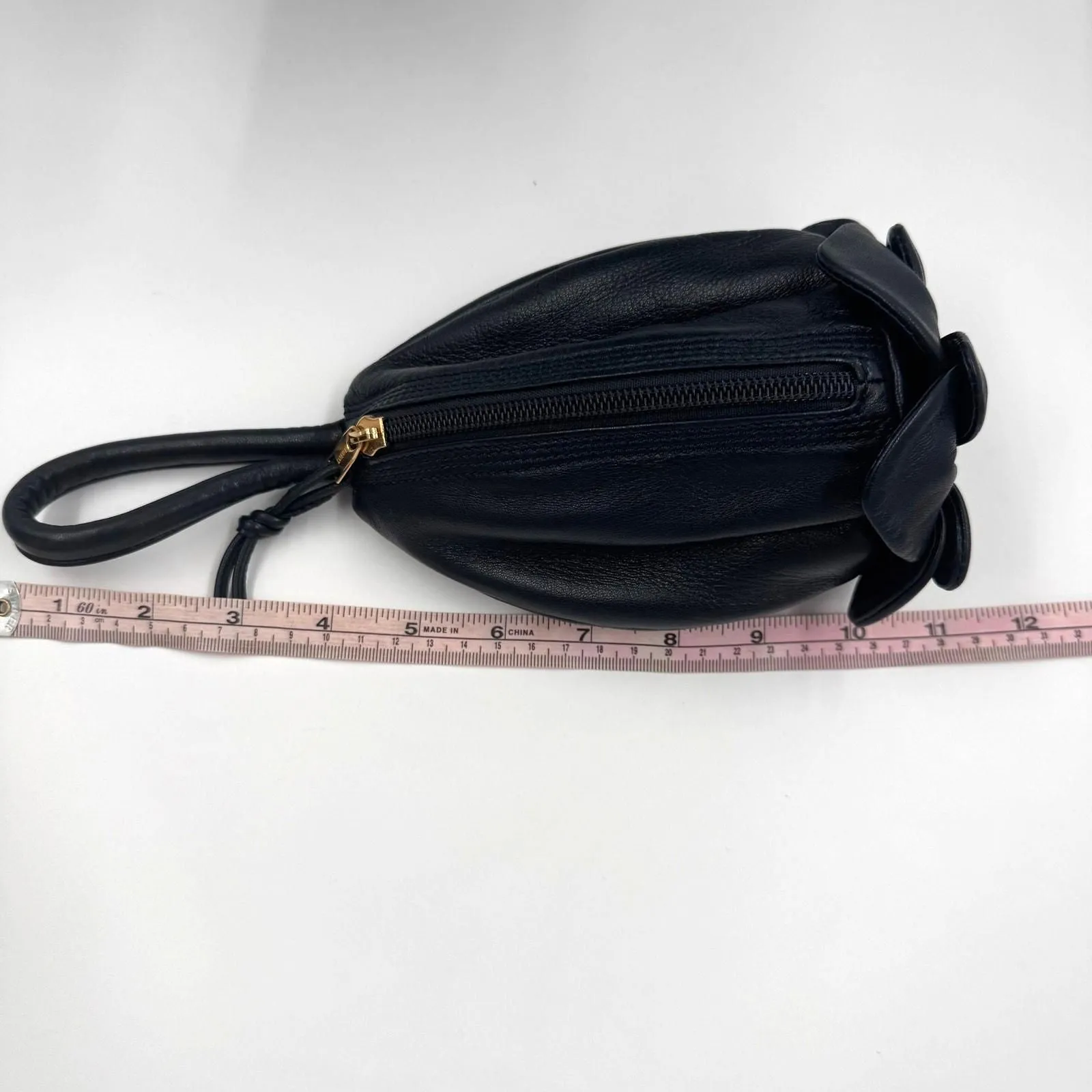 Listing Image Blurred Background