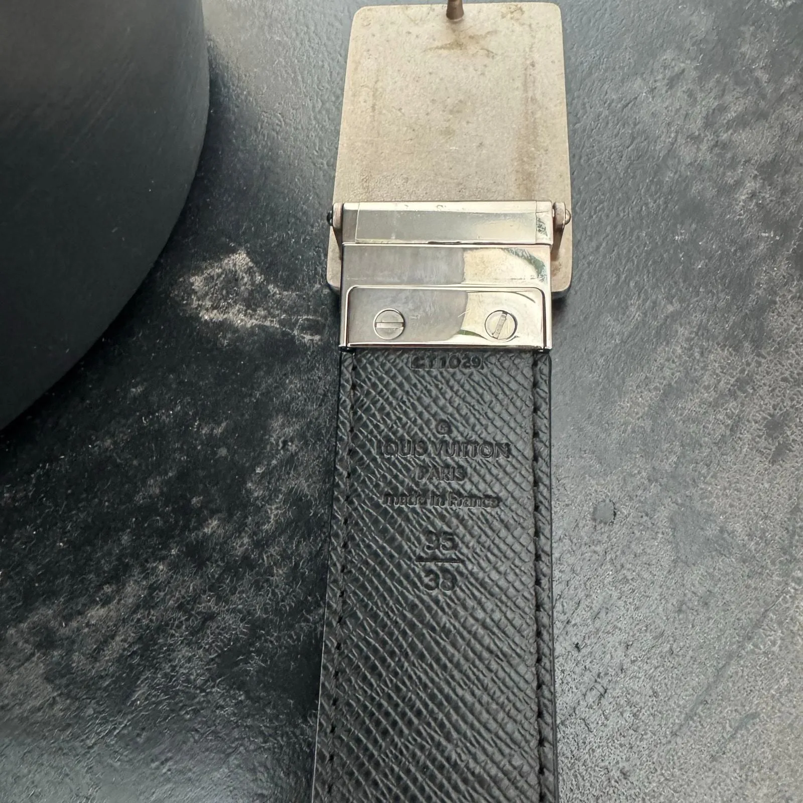 Listing Image Blurred Background