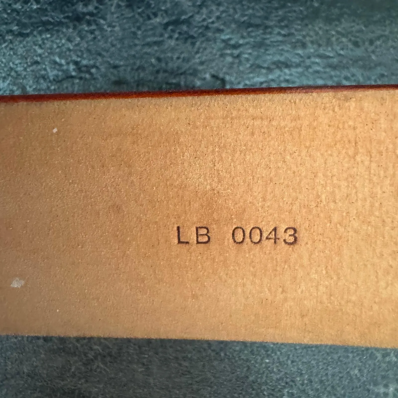 Listing Image Blurred Background