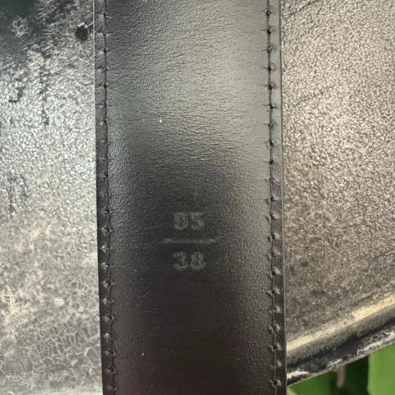Listing Image Blurred Background