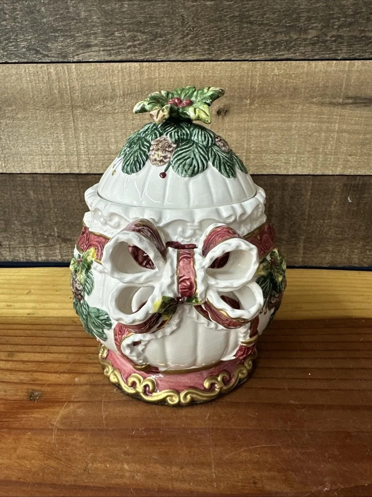 Product image for Beautiful Christmas Candy Jar With Bow & Holly Fitz And Floyd