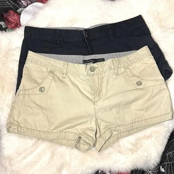 Product image for Vans shorts x2 black and khakis size 9