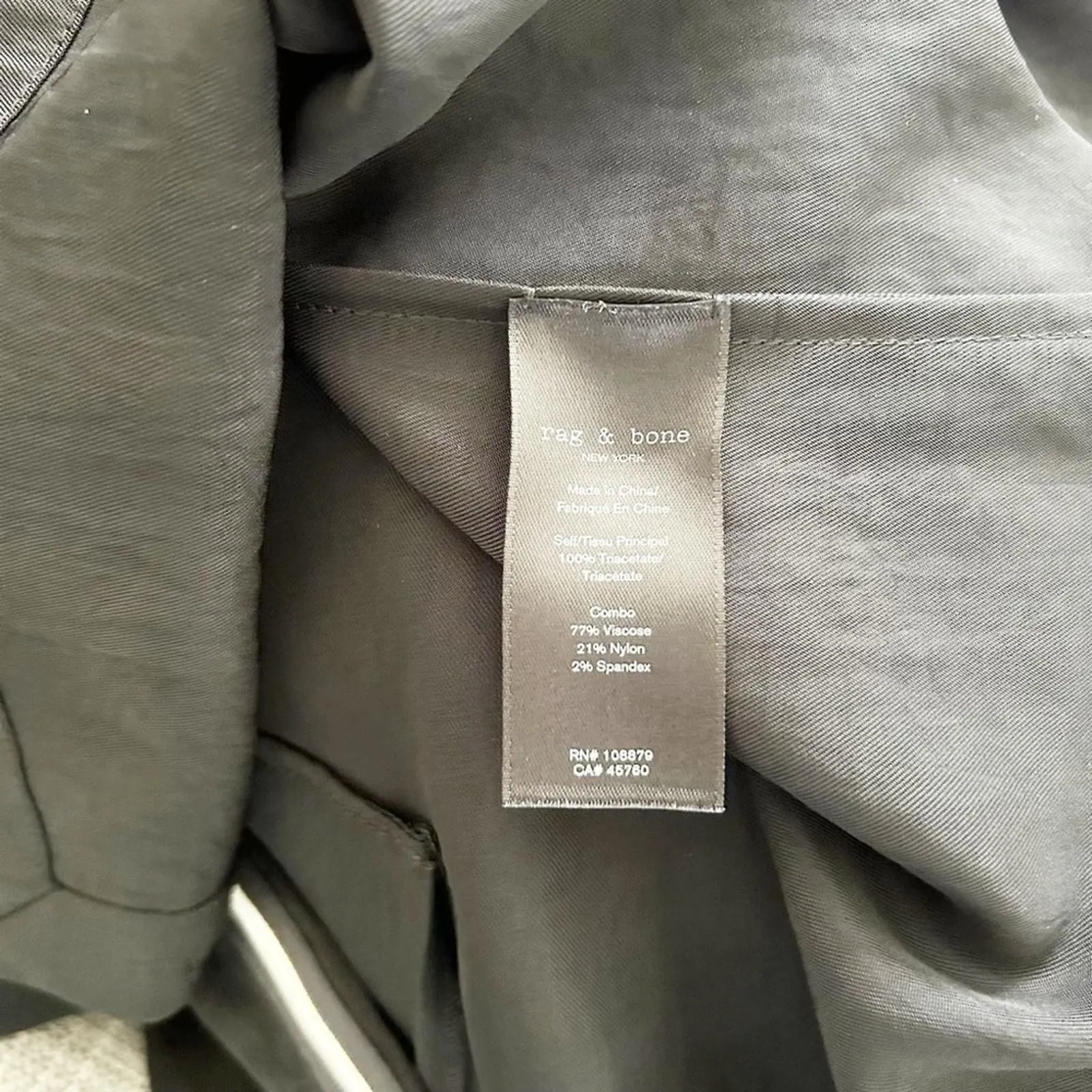Listing Image Blurred Background
