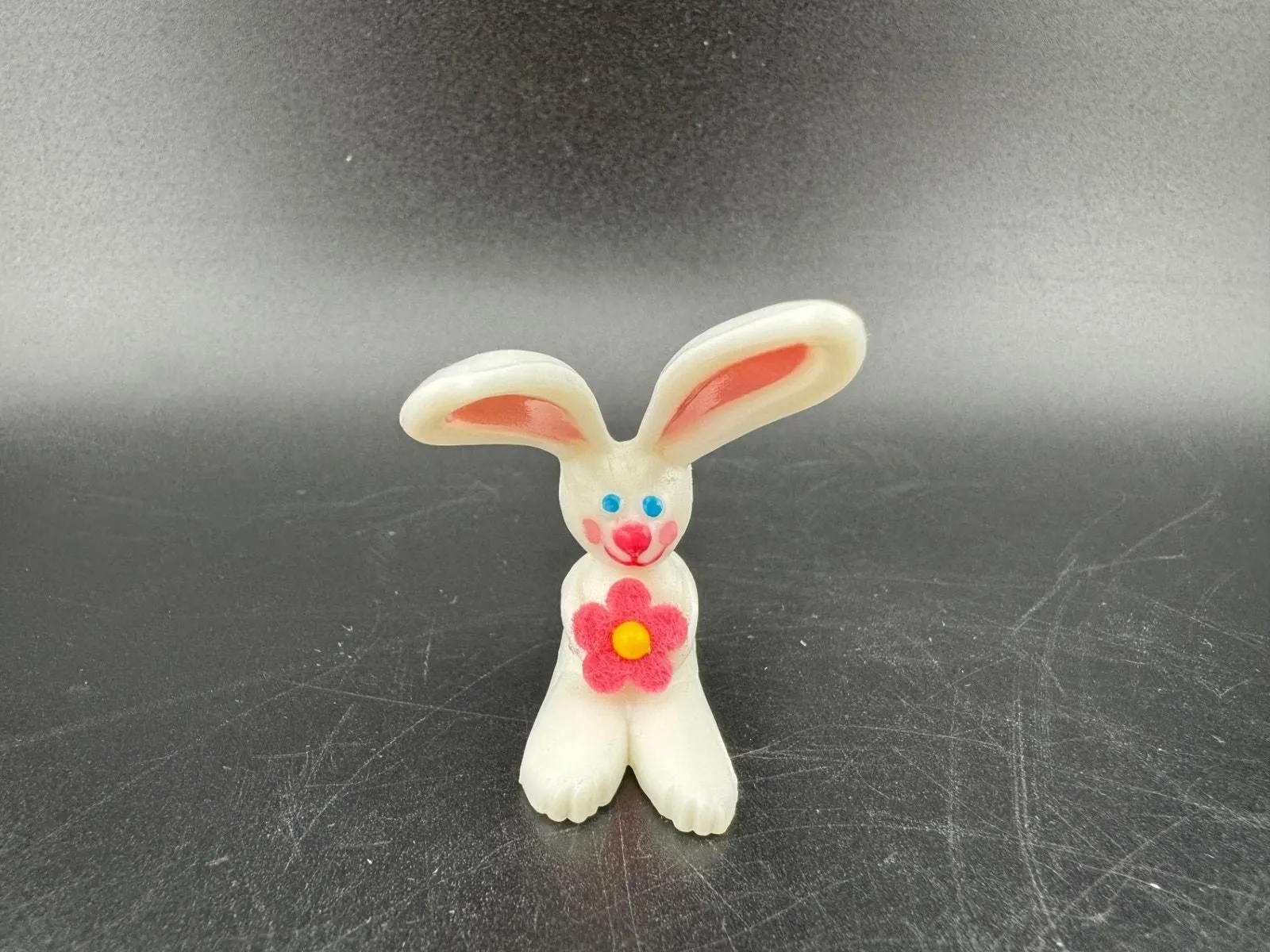 Product image for Vintage Avon Easter Bunny Pin *RARE FIND*