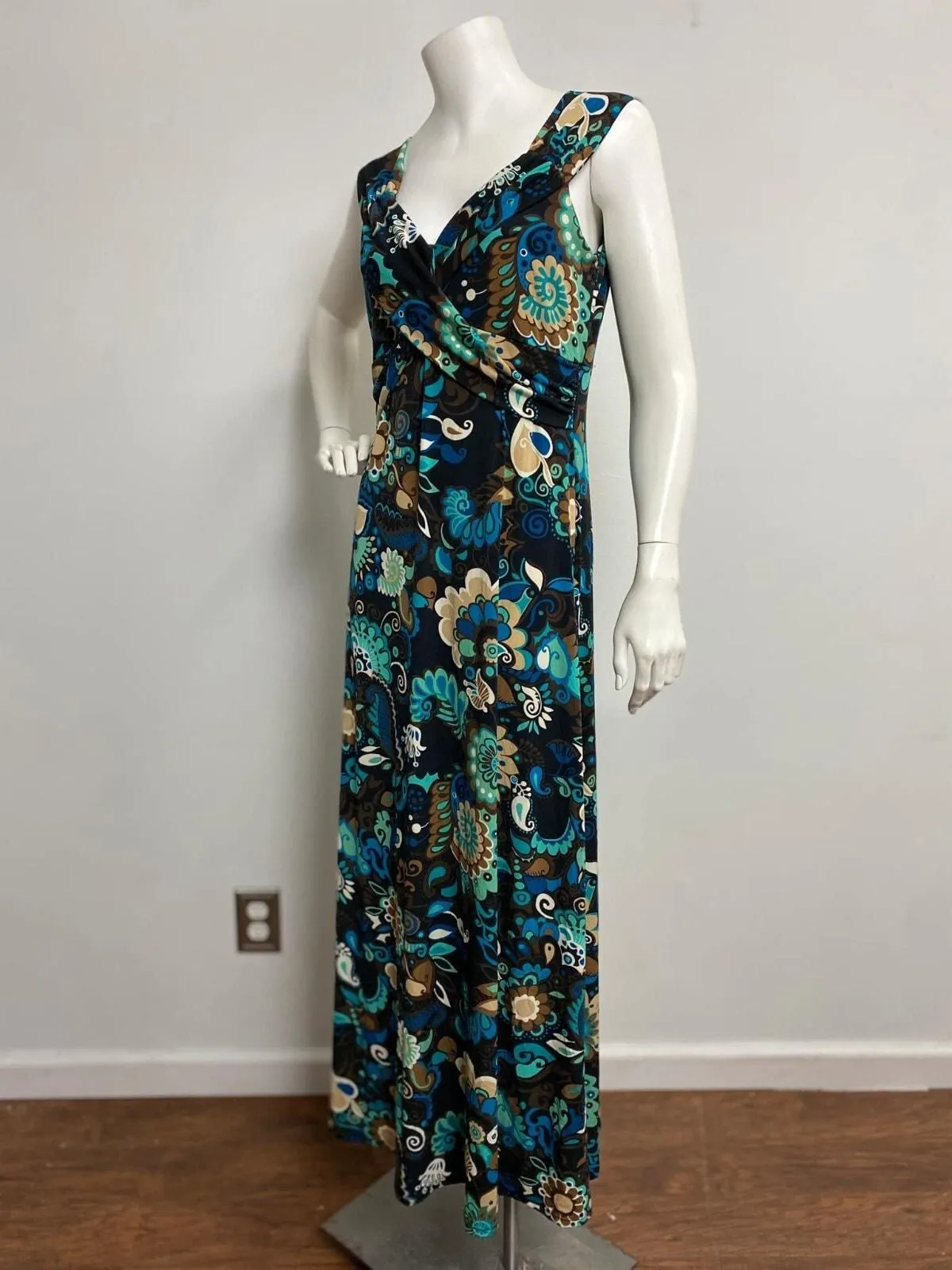 Listing Image Blurred Background