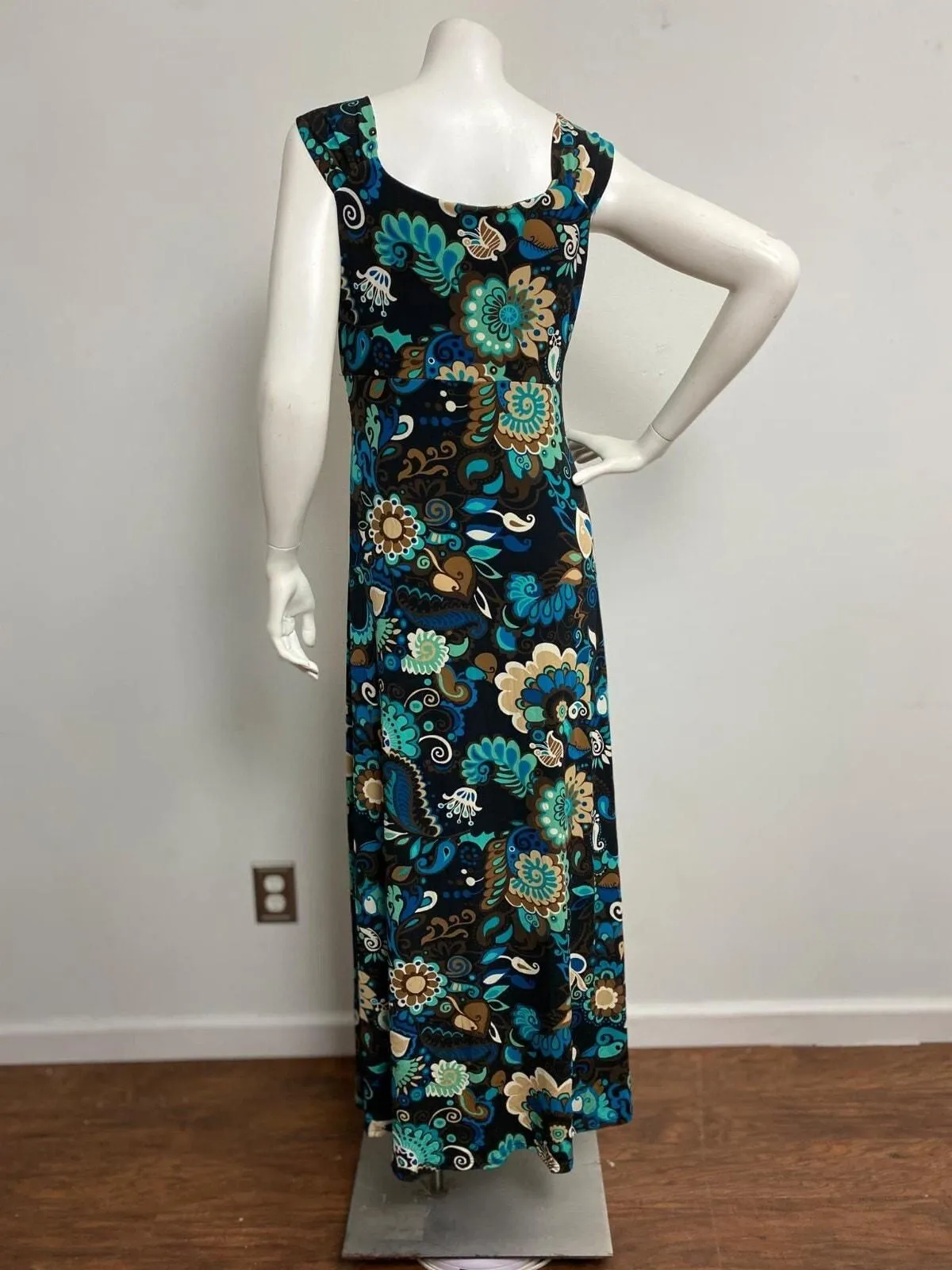 Listing Image Blurred Background