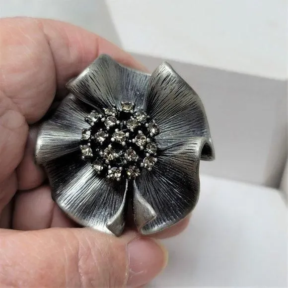 Product image for Interesting Vintage Rhinestone Pin Brooch Flower Silver