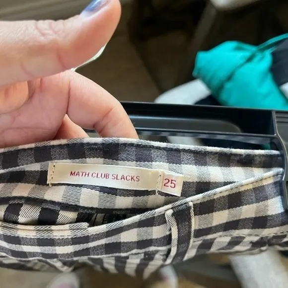 Listing Image Blurred Background