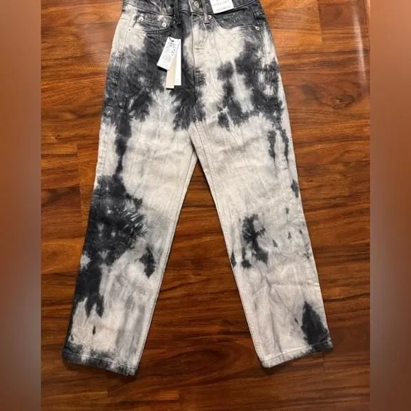 Listing Image Blurred Background