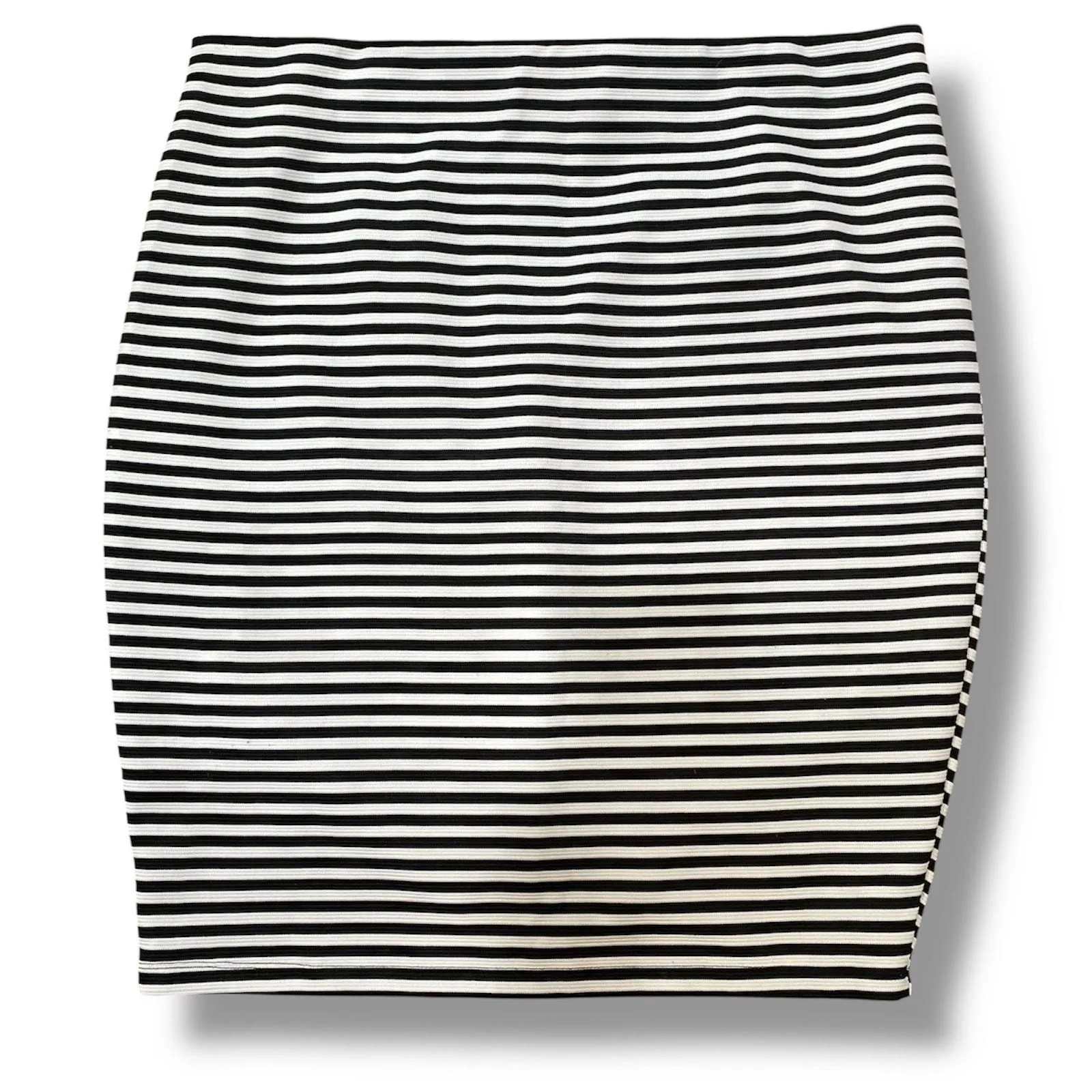 Product image for Forever 21 Black and White Stretchy Knit Pencil Skirt Plus Size 2X Back Zip  - pre-owned---excellent - Forever 21
