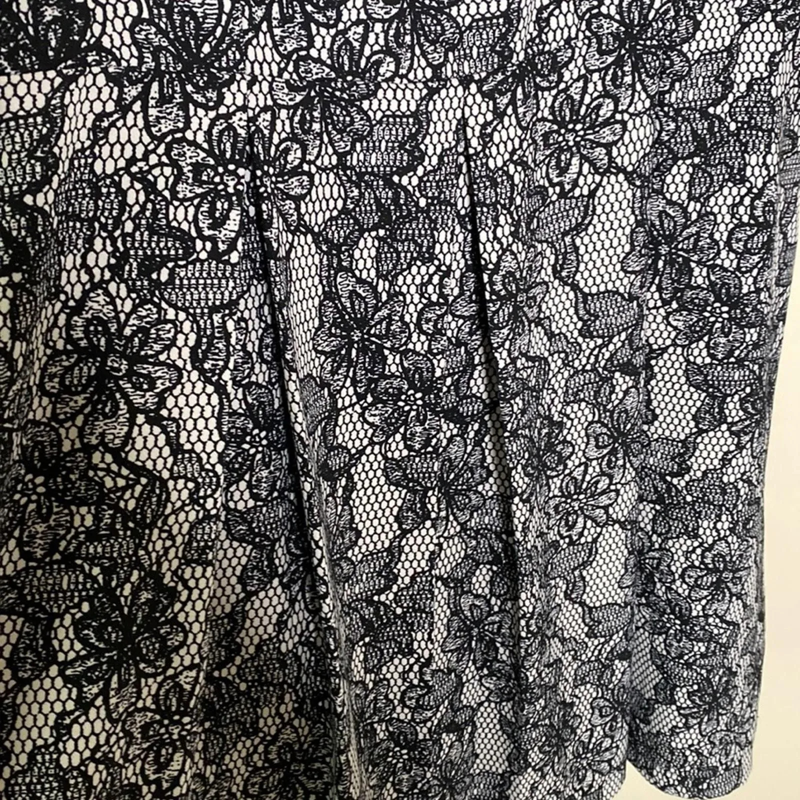 Listing Image Blurred Background