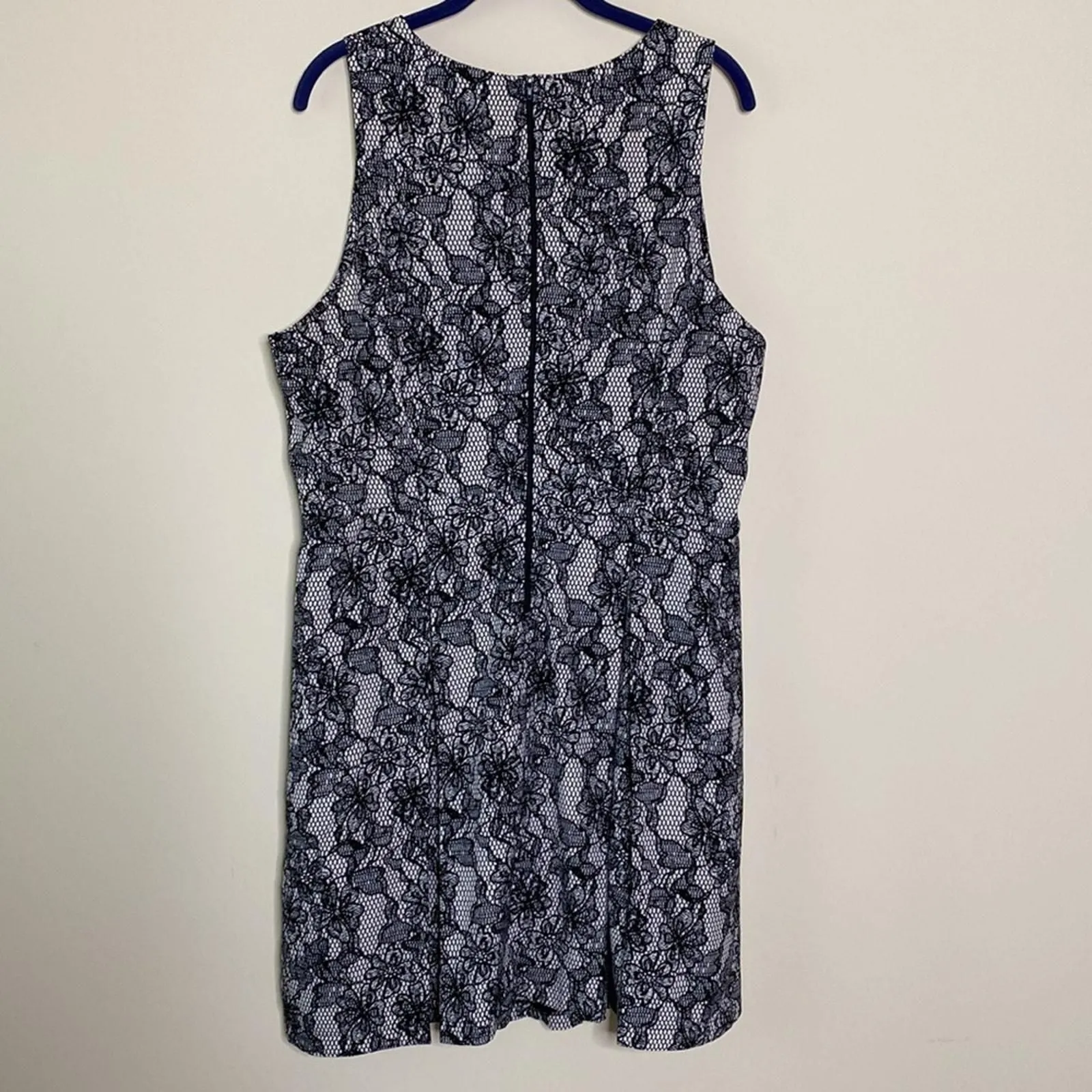 Listing Image Blurred Background
