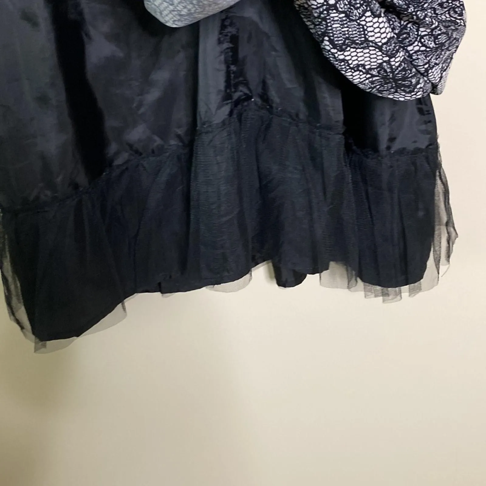 Listing Image Blurred Background