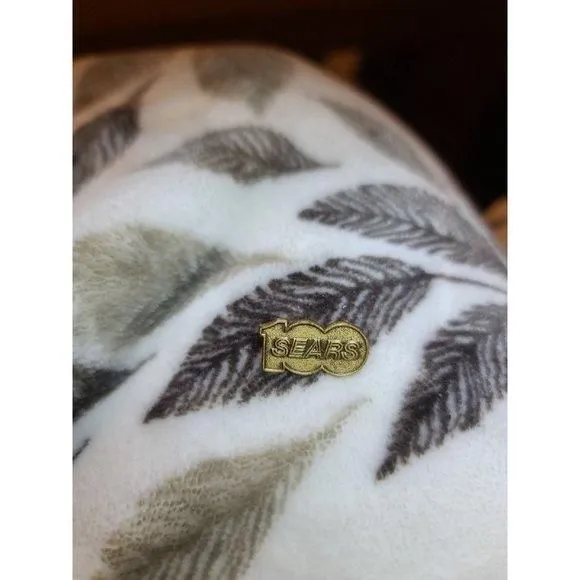 Listing Image Blurred Background