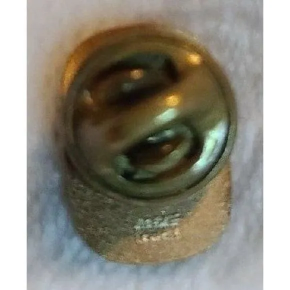 Listing Image Blurred Background