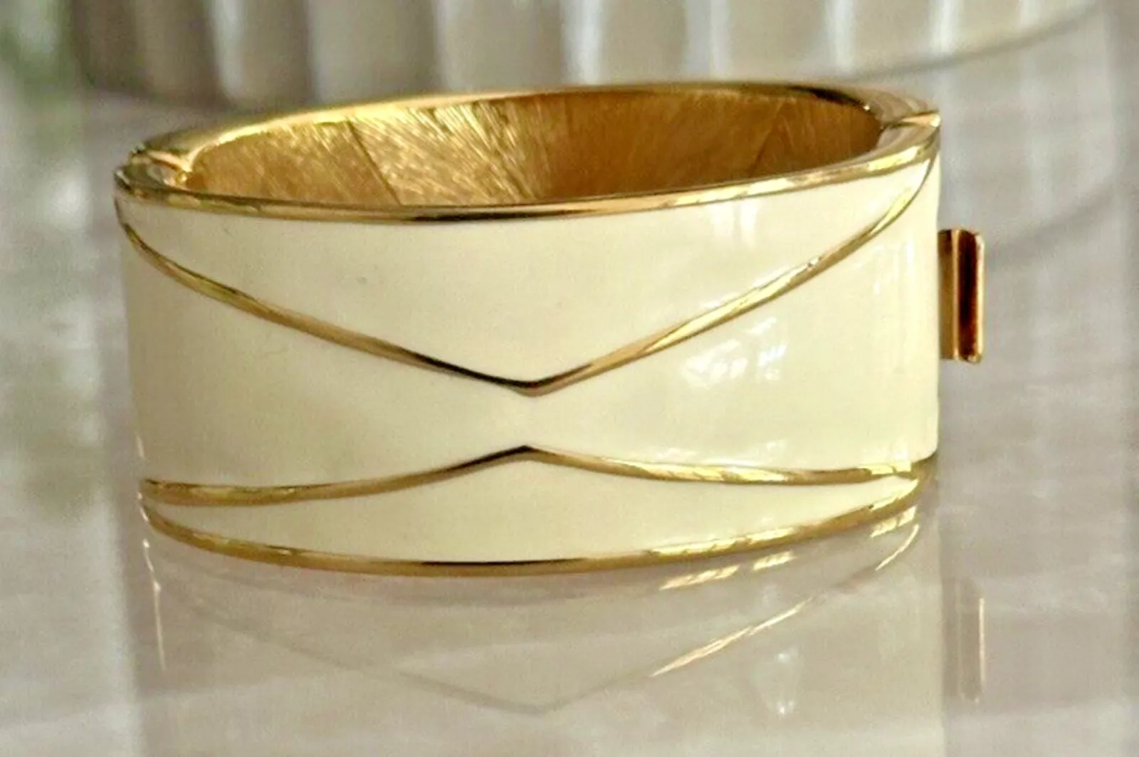 Product image for Vintage Monet Cream Enamel Gold Tone Hinged Bangle Bracelet Classic