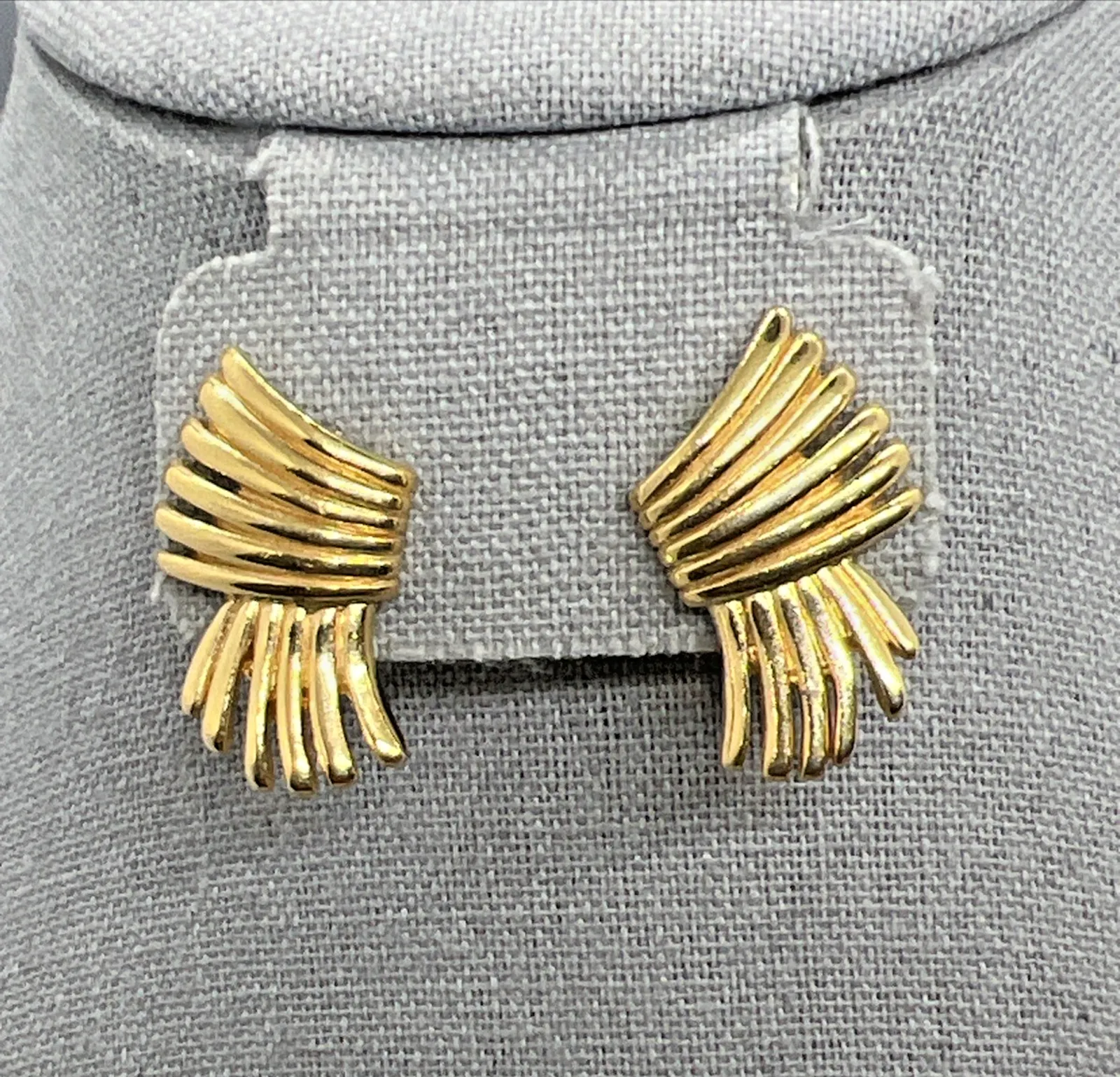 Product image for Vintage Monet Gold Tone Clip On Earrings Textured Ribbon Fan