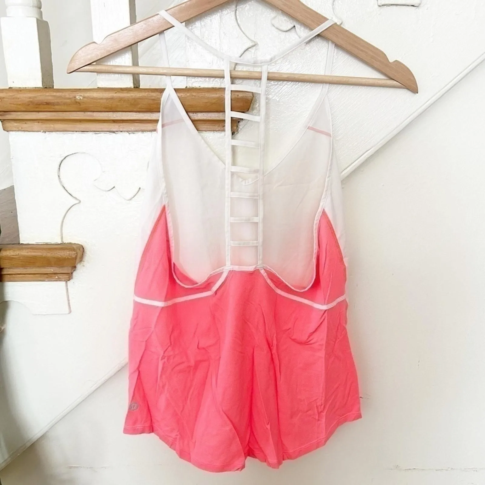 Listing Image Blurred Background
