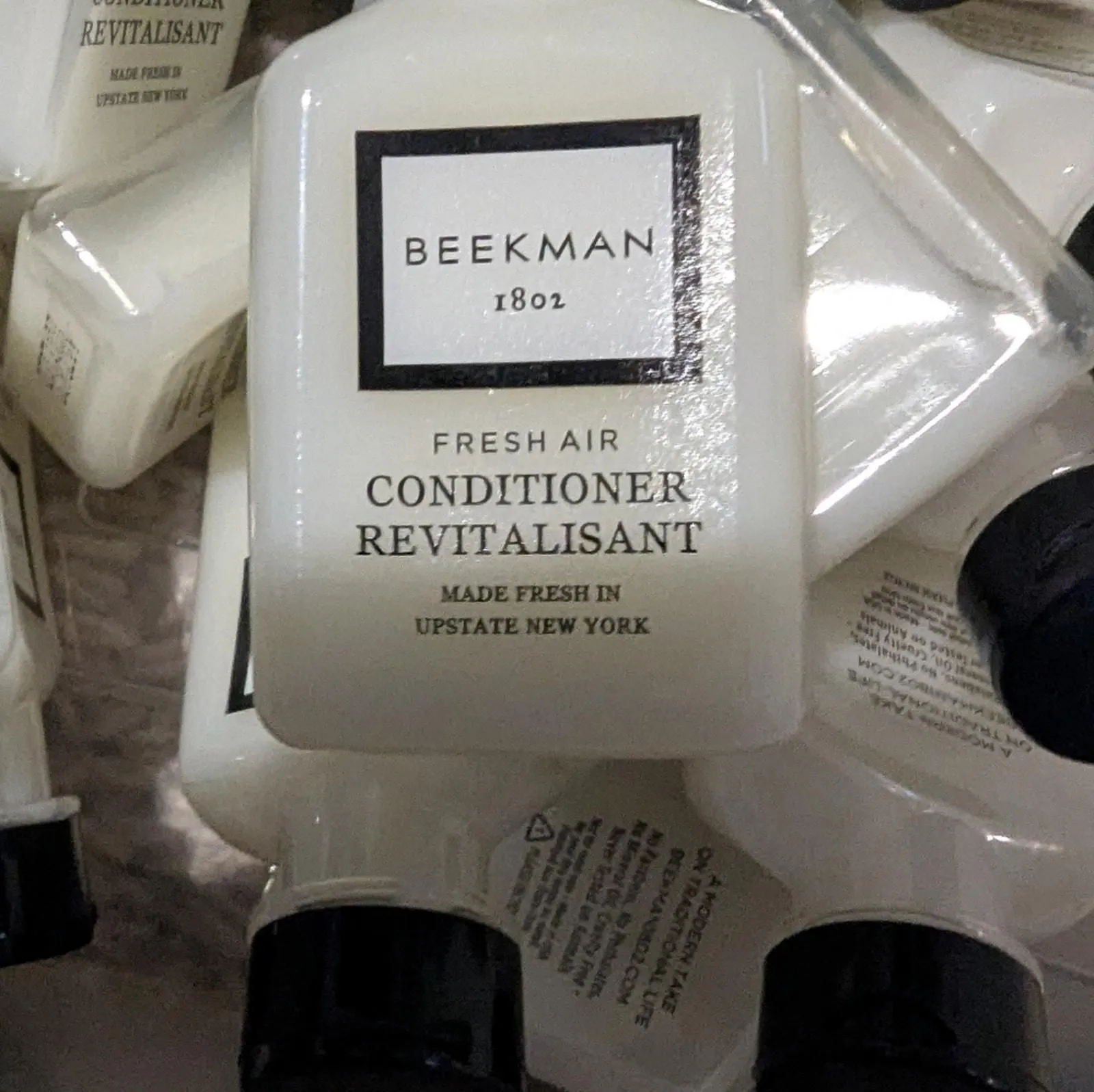 Listing Image Blurred Background