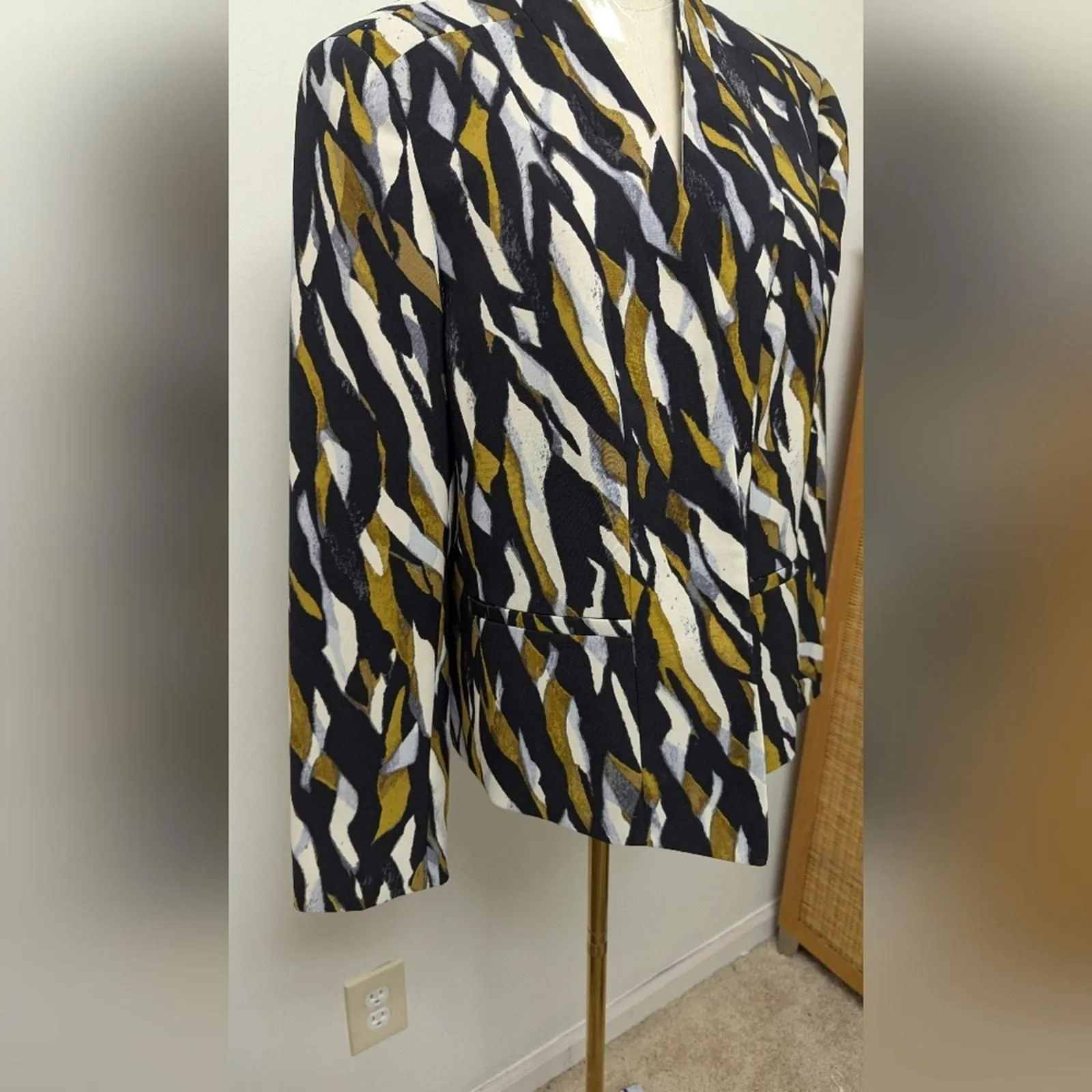 Listing Image Blurred Background