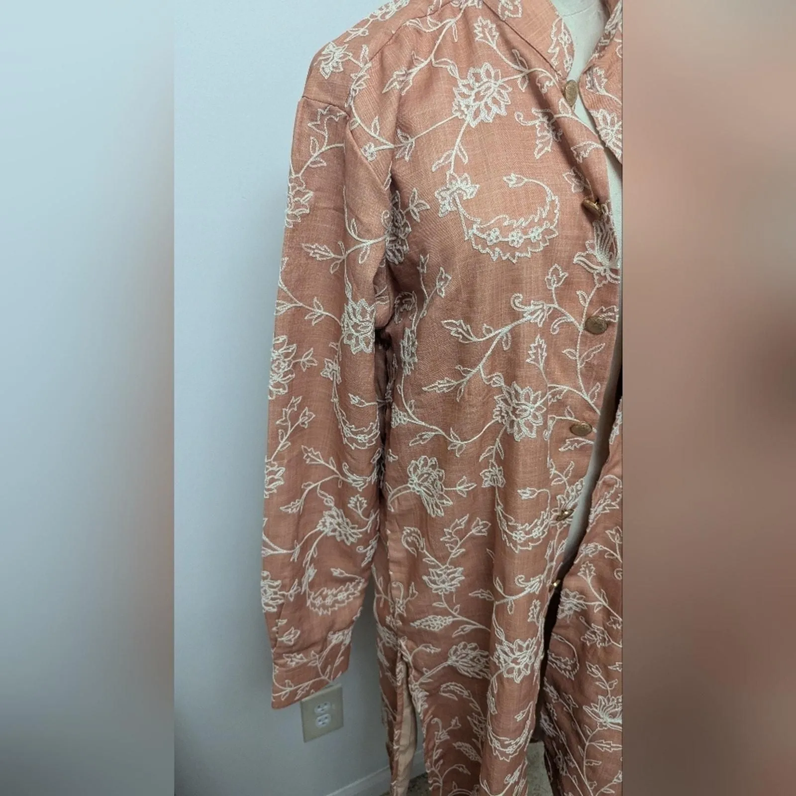 Listing Image Blurred Background