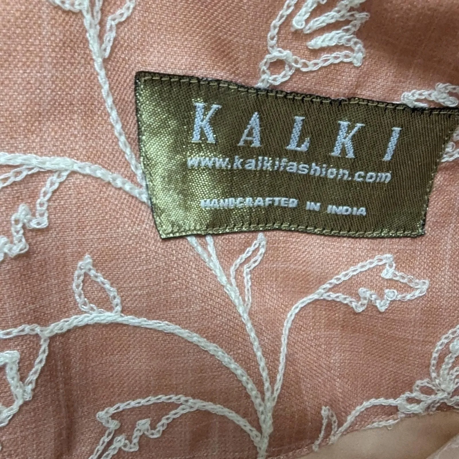 Listing Image Blurred Background