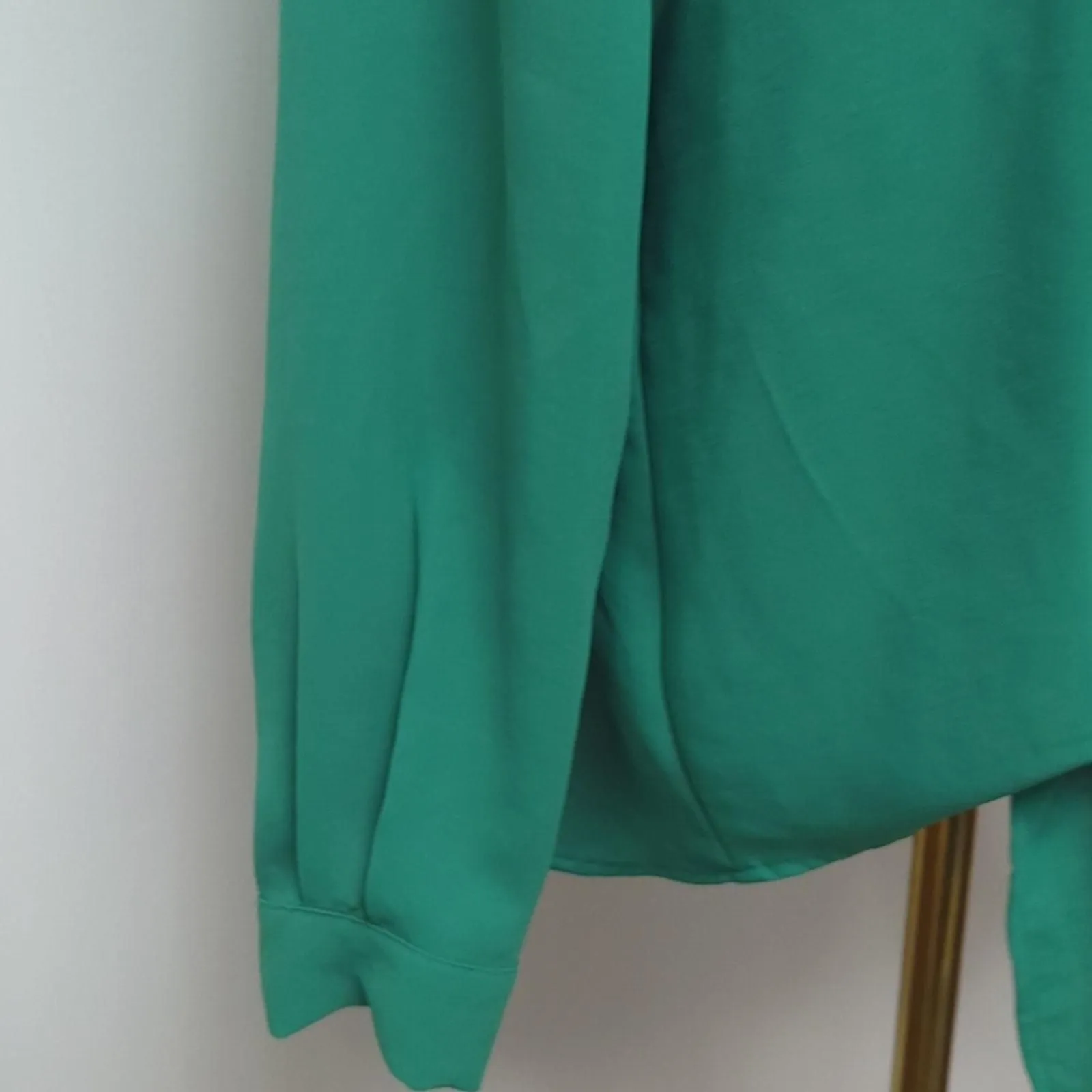 Listing Image Blurred Background