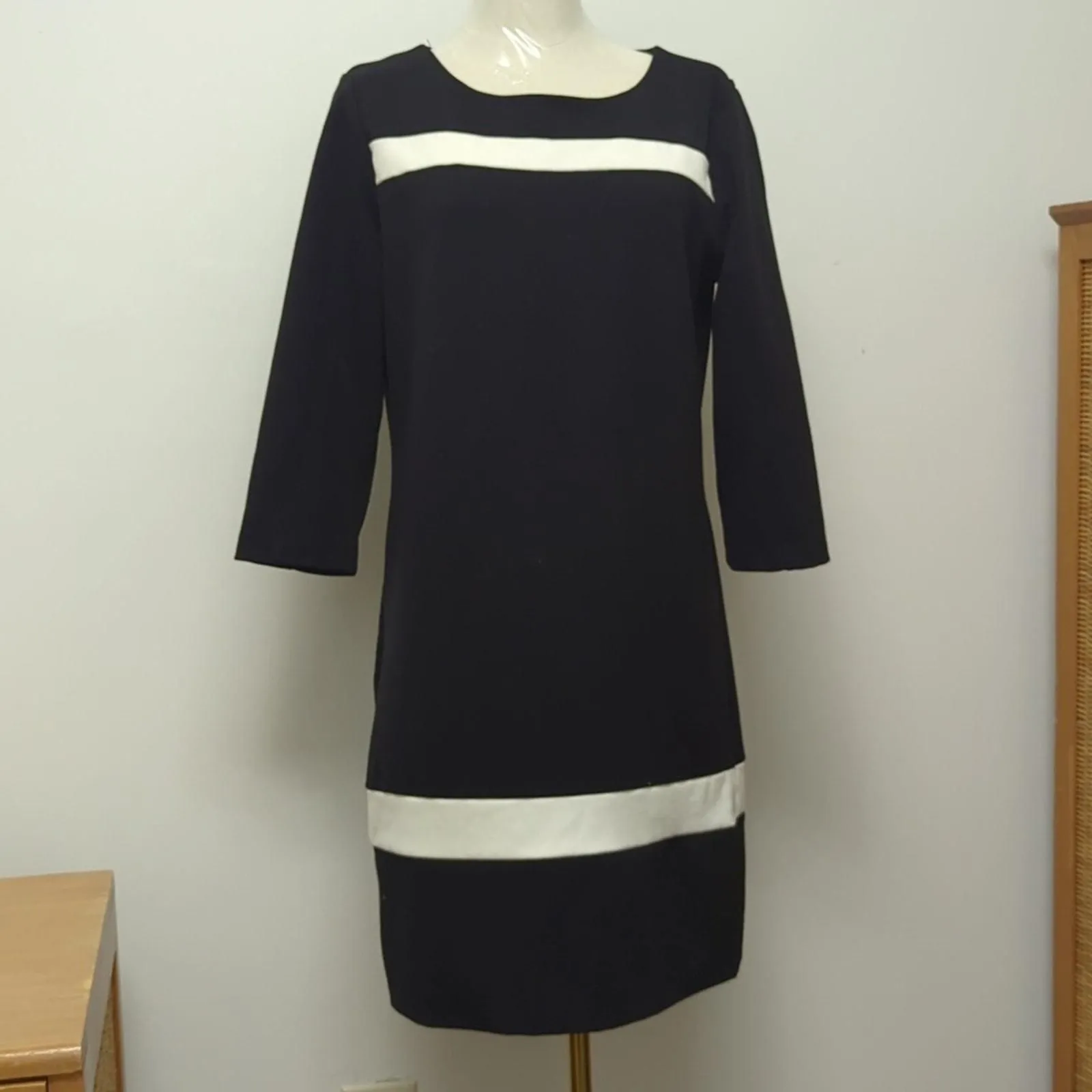 Listing Image Blurred Background