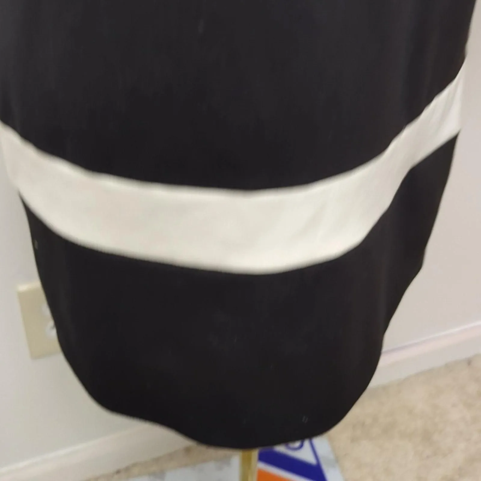 Listing Image Blurred Background