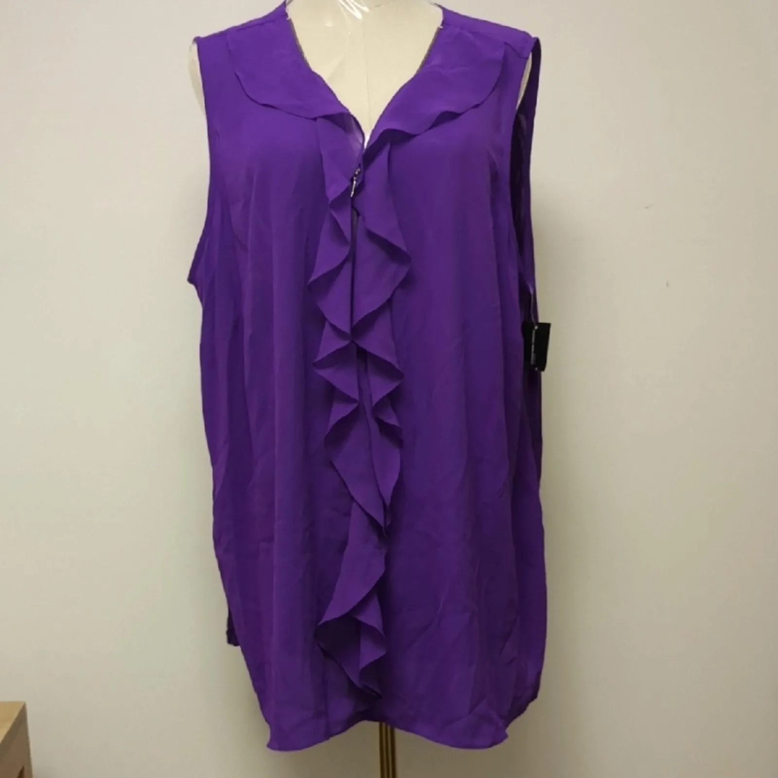 Product image for NWT INC International Elegant Purple Sleeveless Blouse Size 3X