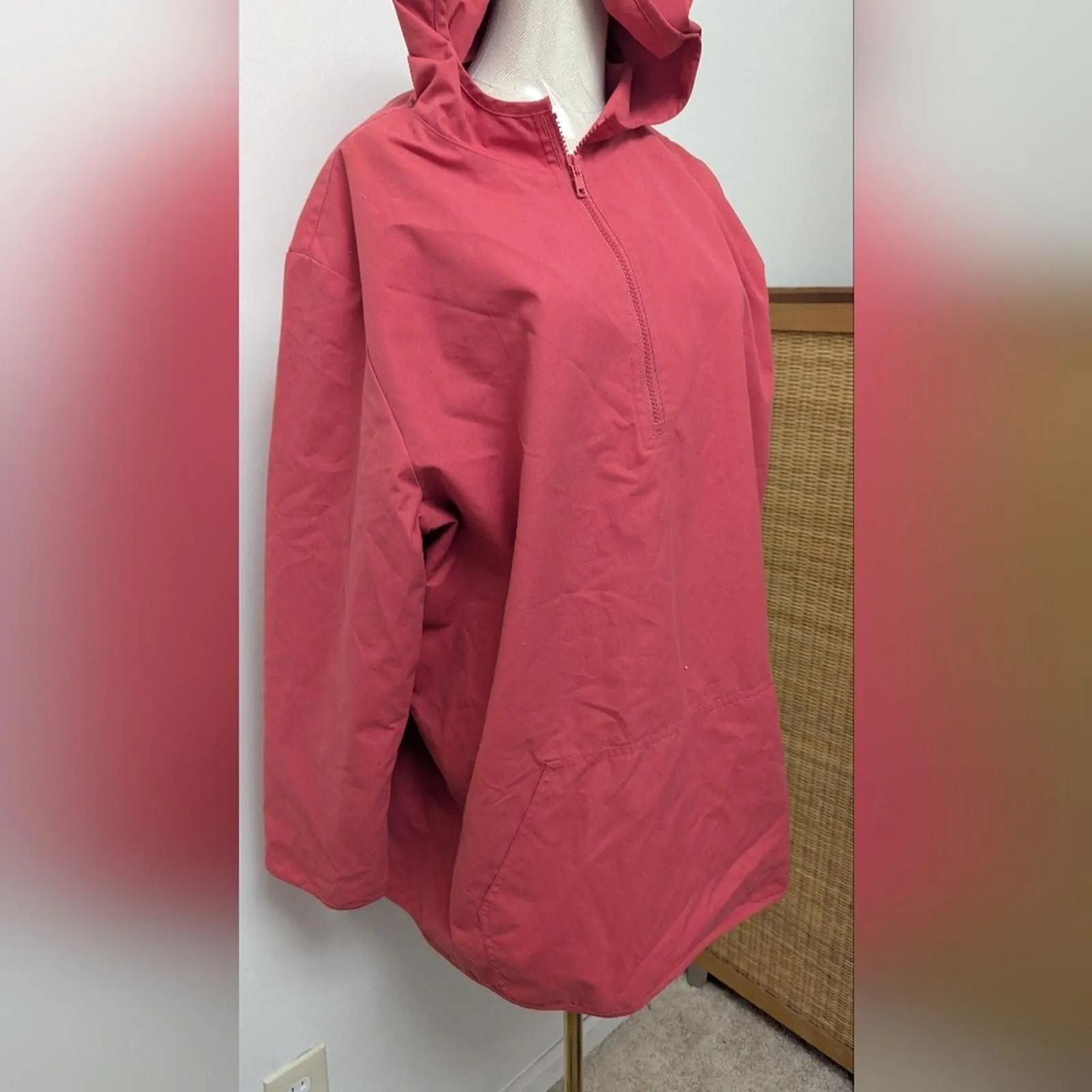 Listing Image Blurred Background