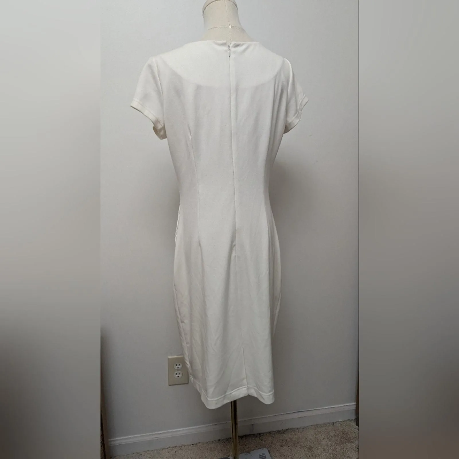 Listing Image Blurred Background