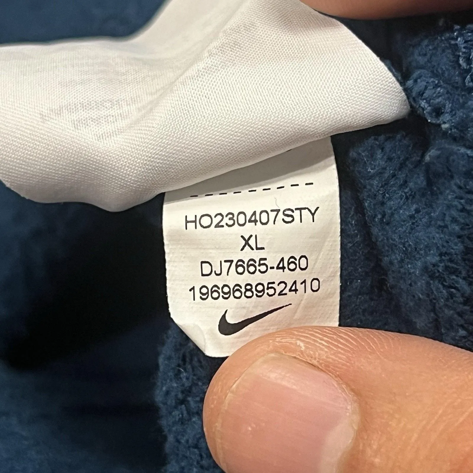 Listing Image Blurred Background