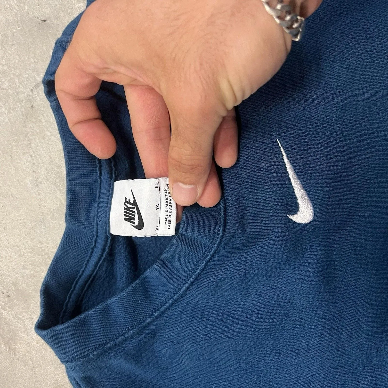 Listing Image Blurred Background