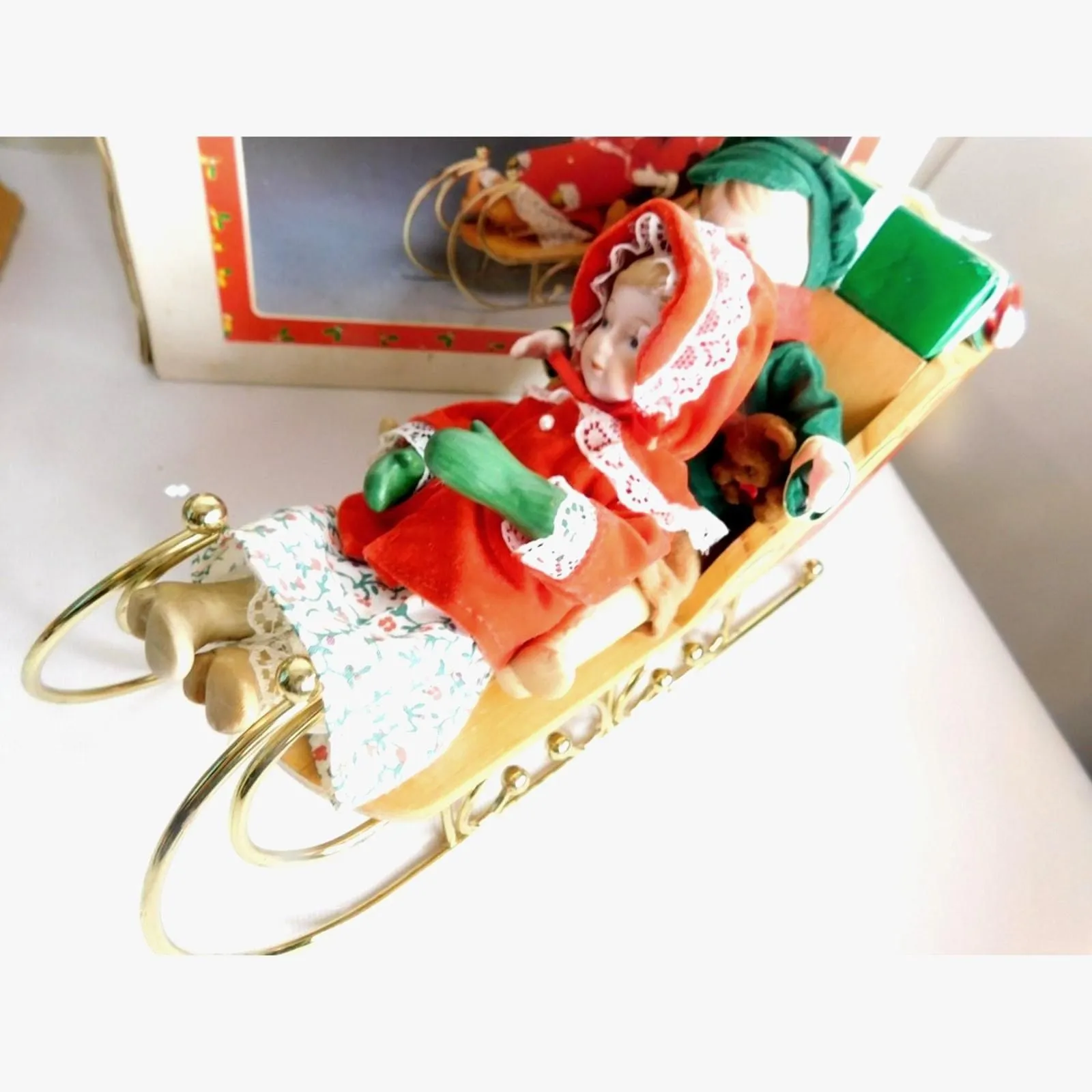 Product image for Vintage Christmas Around the World Porcelain Children With Musical Sleigh 