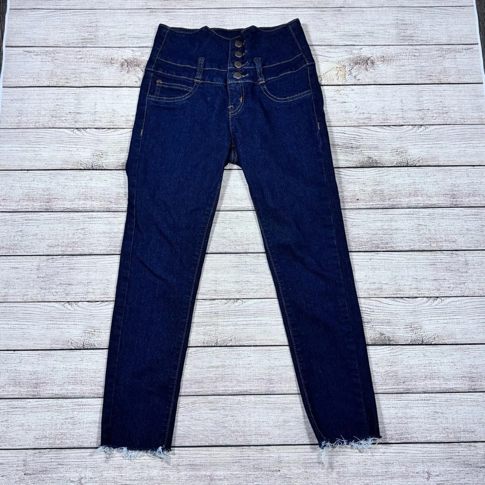 Product image for Tag Blue Jeans High Rise Crop Denim Jeans Frayed Hem Scalloped Front Women's 0 - pre-owned---good - Tag Blue
