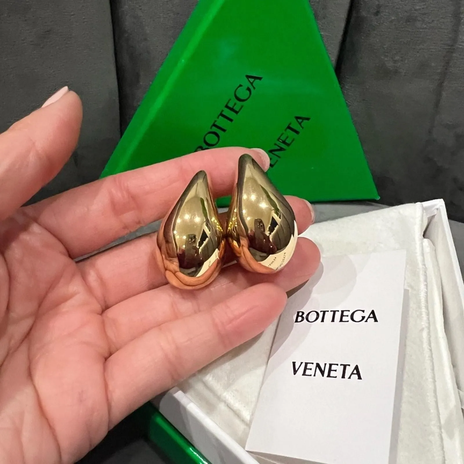 Product image for Bottega Veneta Drop Earrings in gold - pre-owned---excellent