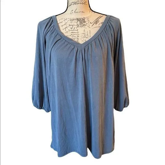 Product image for BIBI gray v-neck top size medium