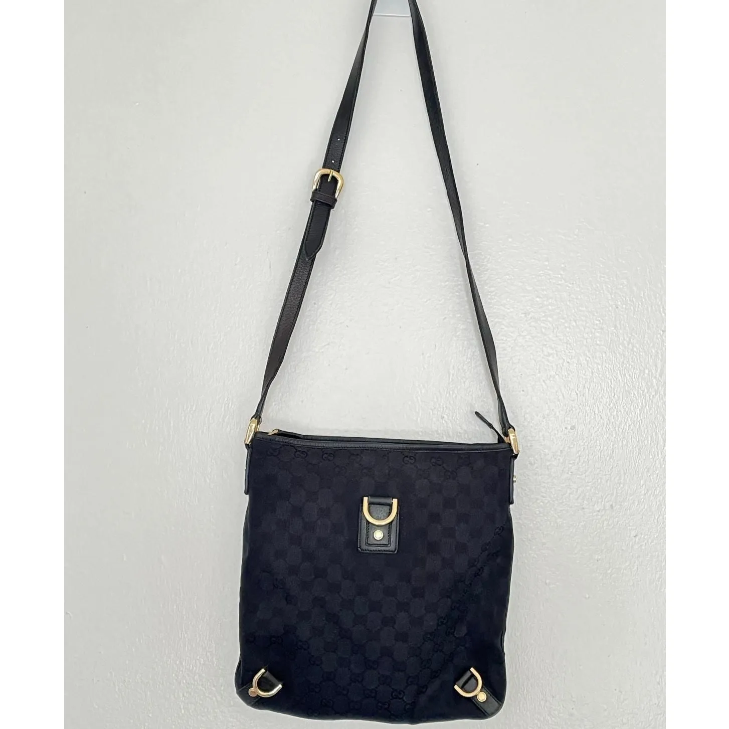 Listing Image Blurred Background